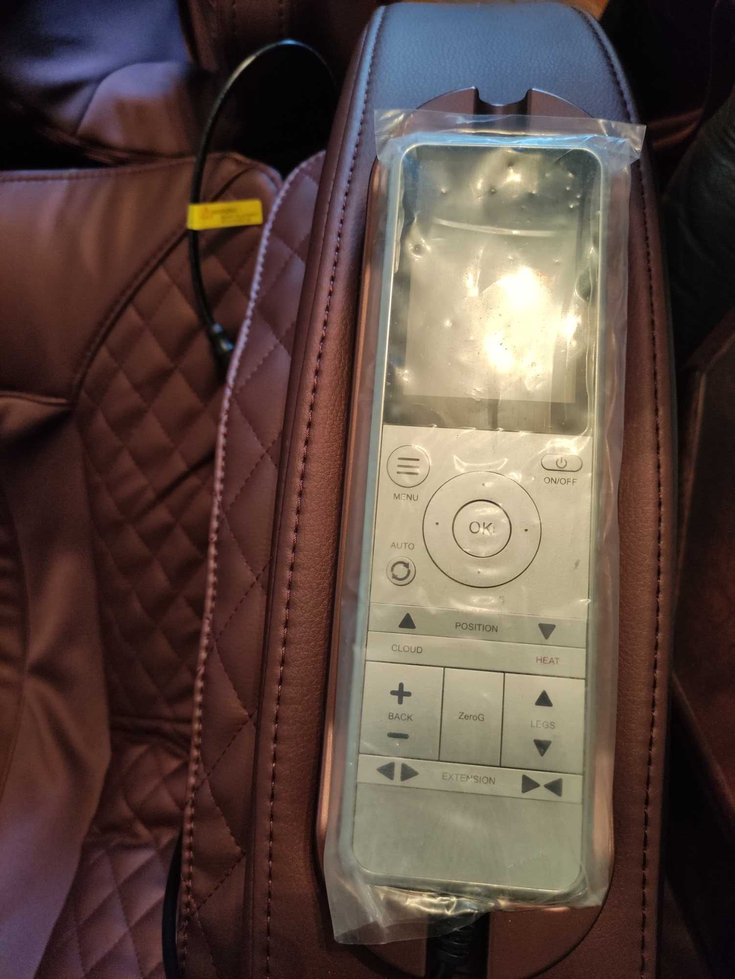 Poltrona / Cadeira de Massagem S8 Smart Jet -Pele sintética