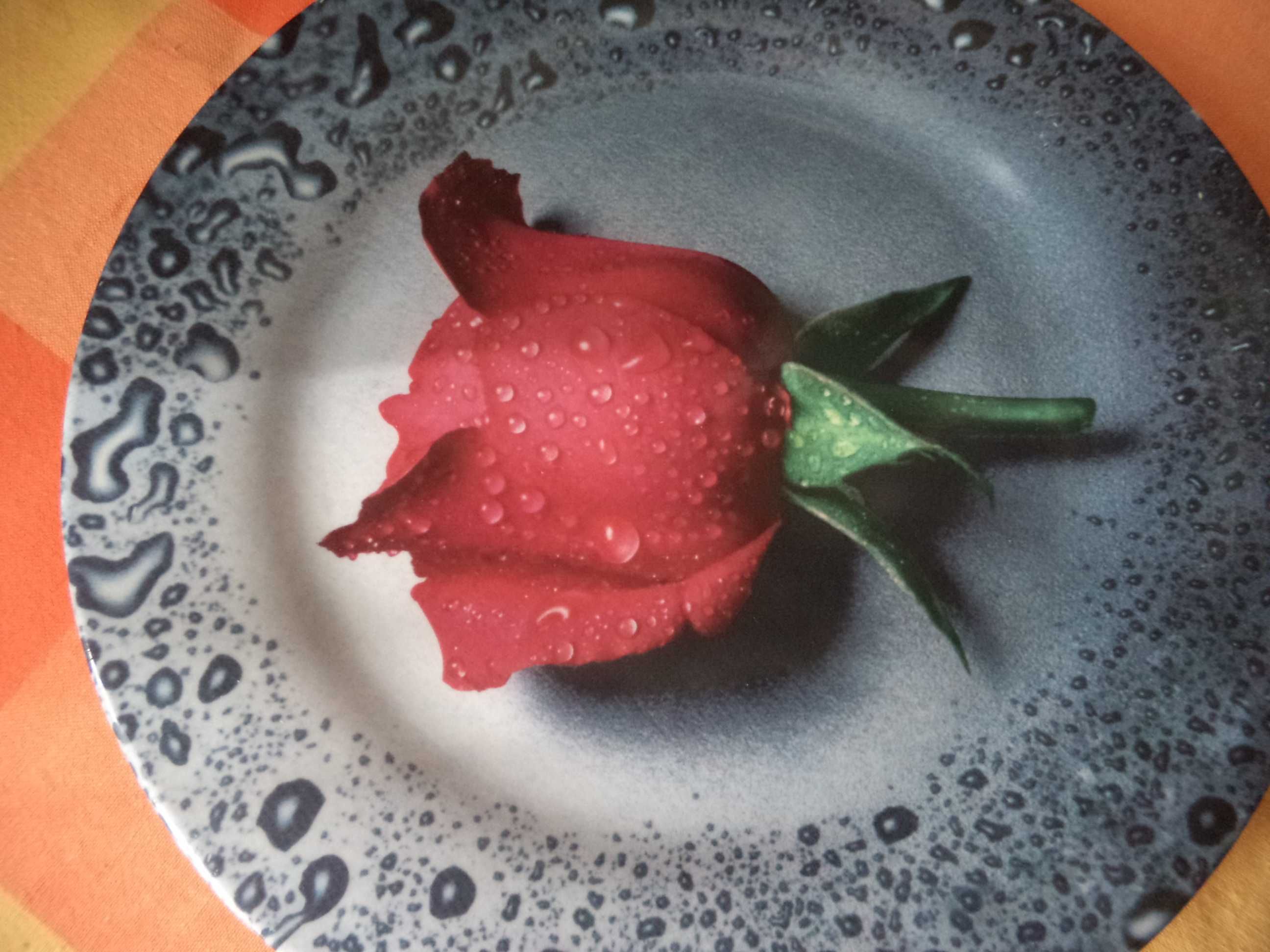 Керамическое блюдо 26 см, фаянс с нанесением фото «Роза в росе»