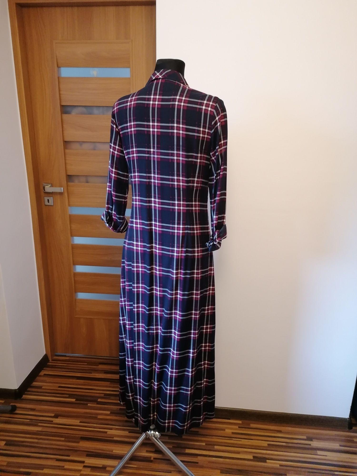 Sukienka krata Stradivarius