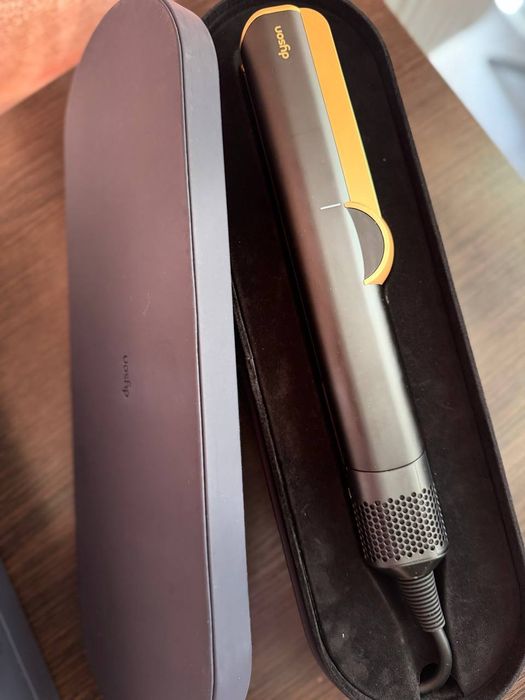 Dyson Airstrait у всіх кольорах кейс + килимок