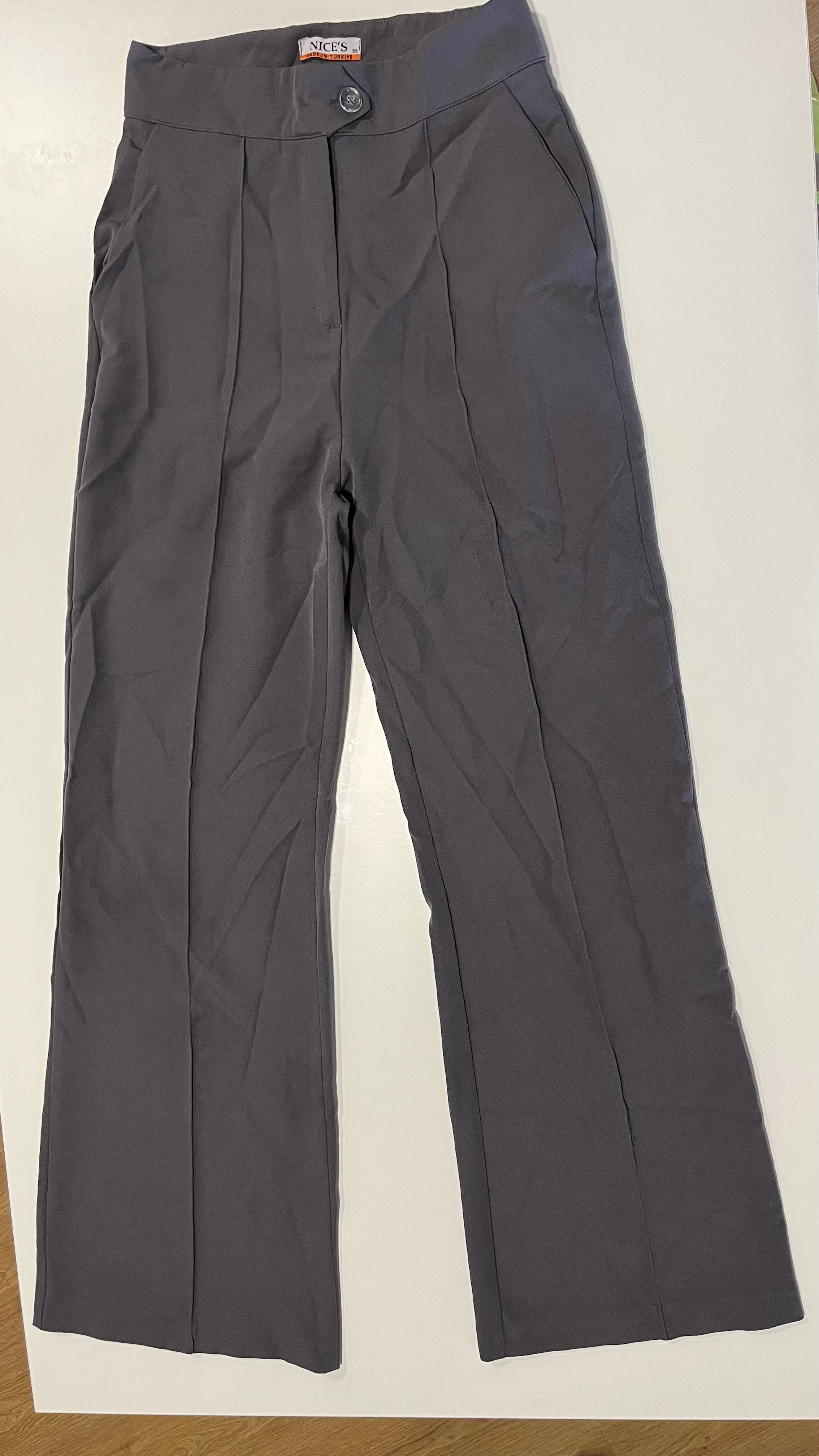 Calça estilo social cinzento