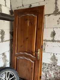 Двери деревянные для квартиры/дома