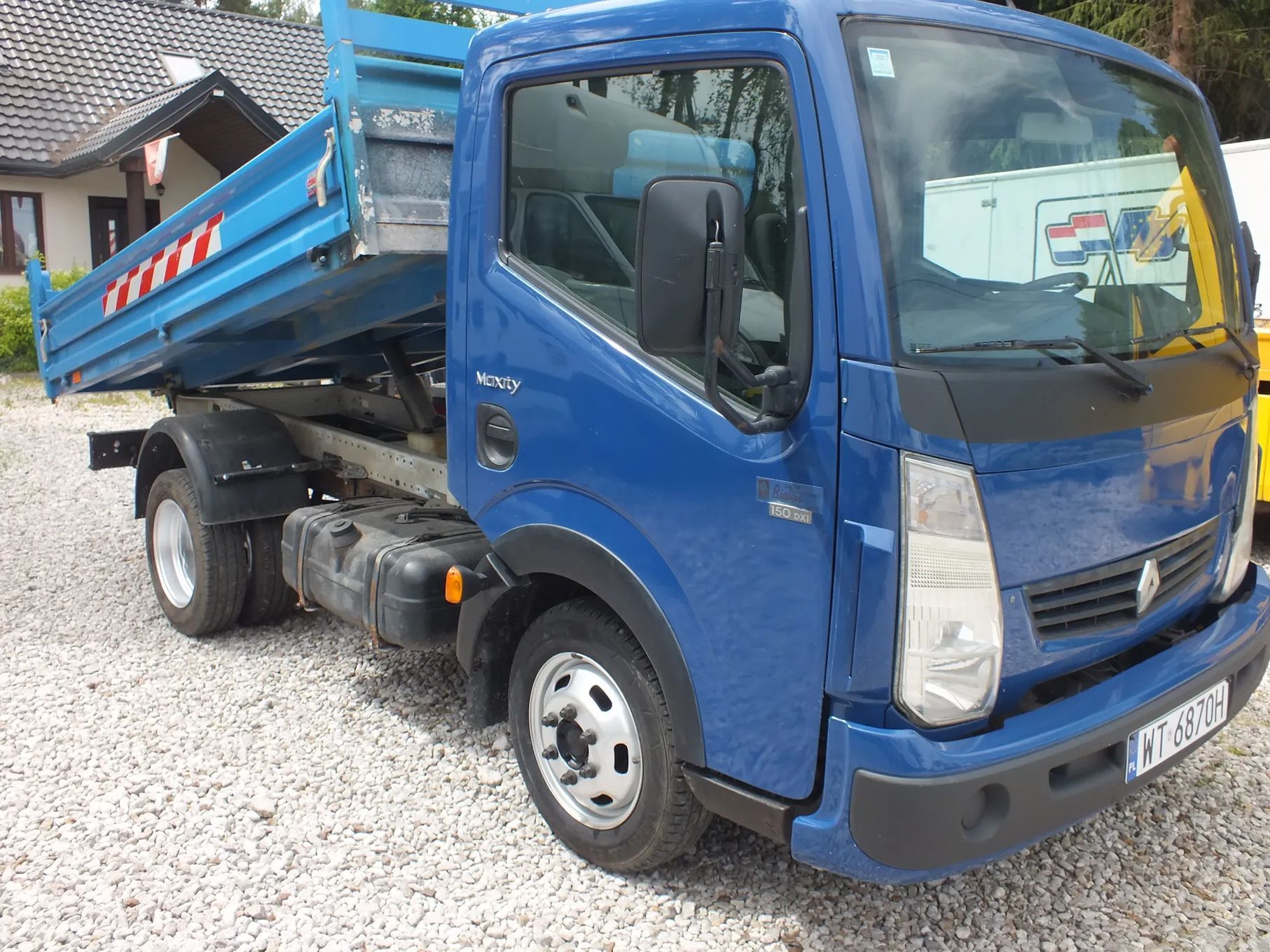 Renault Maxity  cena netto 46500 zł, dmc 3500 kg