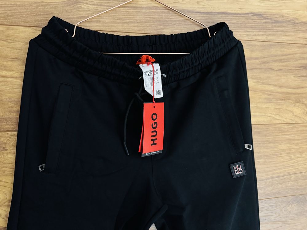 Hugo Boss spodnie dresowe