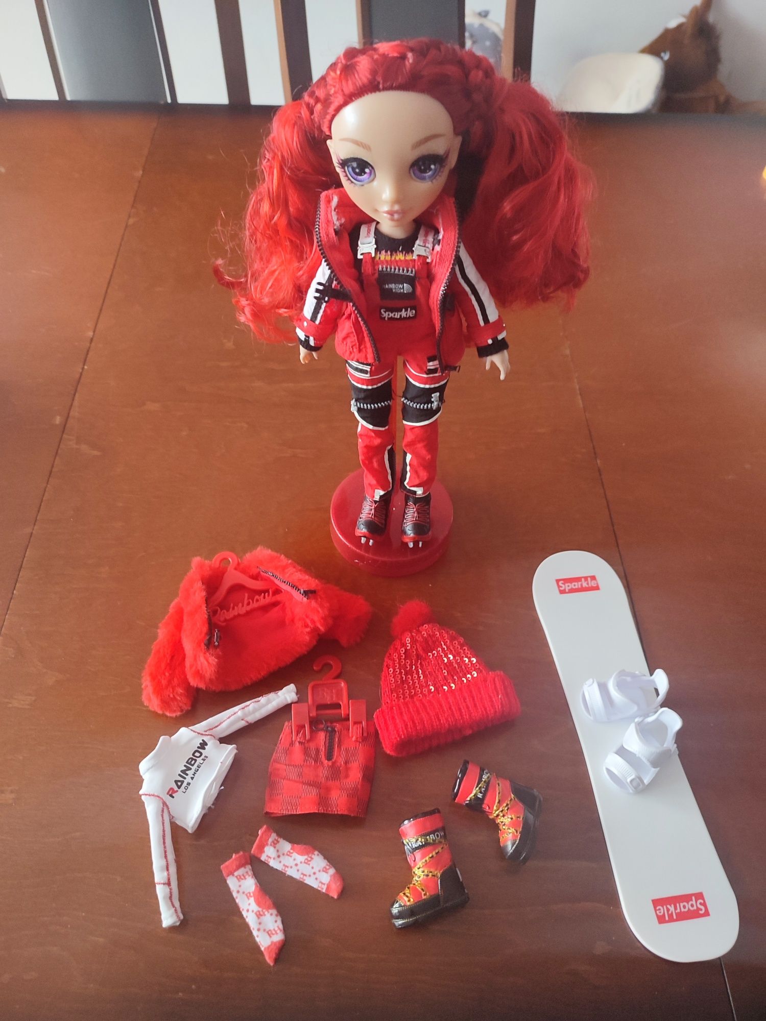 Lalka rainbow high ferie zimowe Ruby Anderson