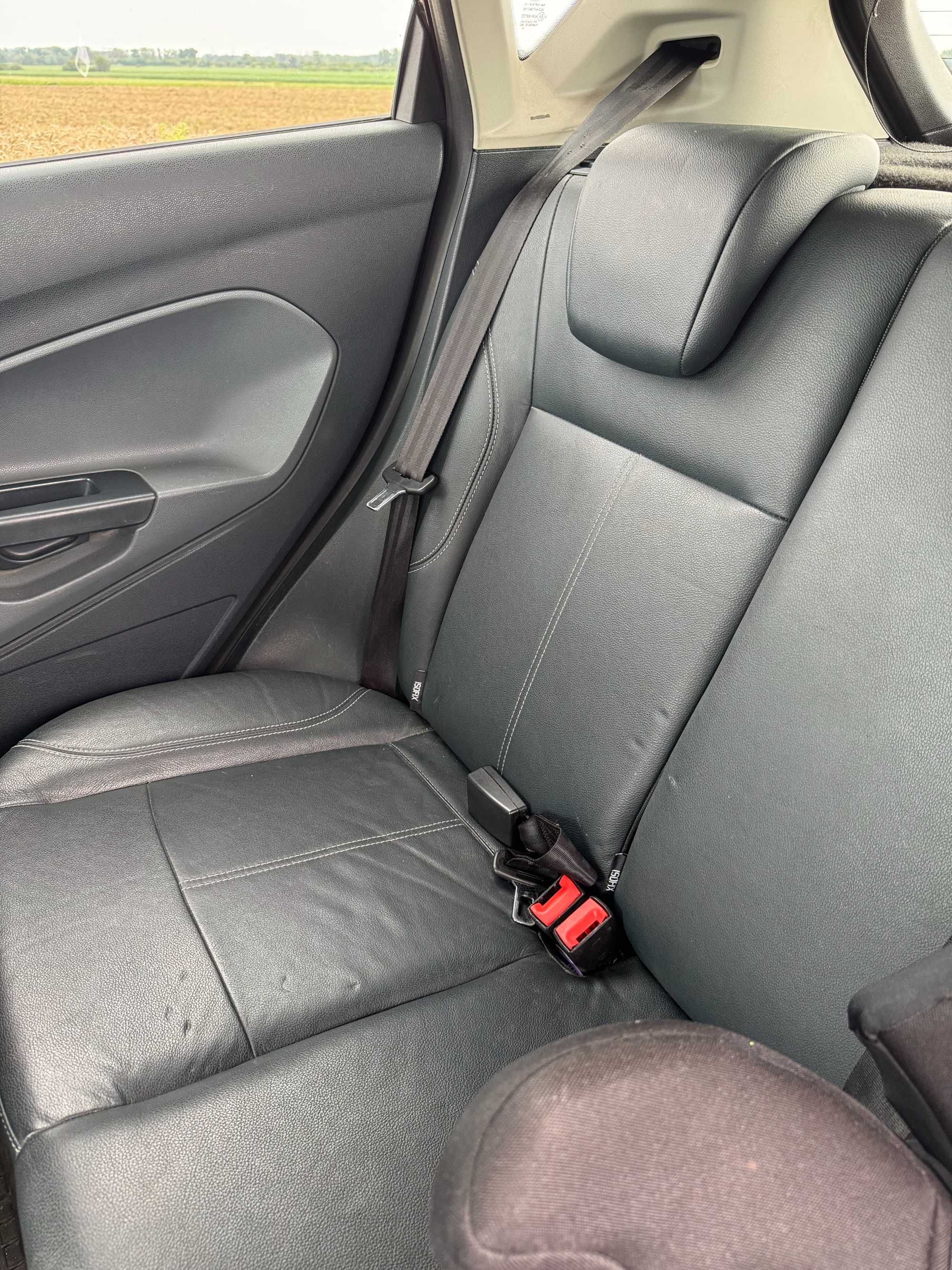 Samochód Ford Fiesta Mk 7 bogata wersja Ghia