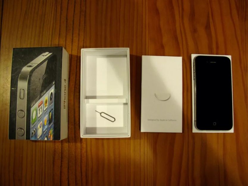 2 iPhones 4 - 8 Gb e 16 Gb - Para Peças