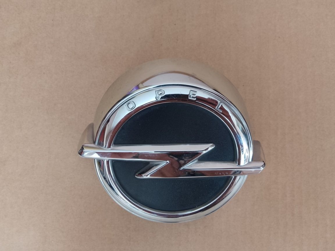 OPEL CORSA E 14-19R Klamka Znaczek Klapy Tył Microstyk