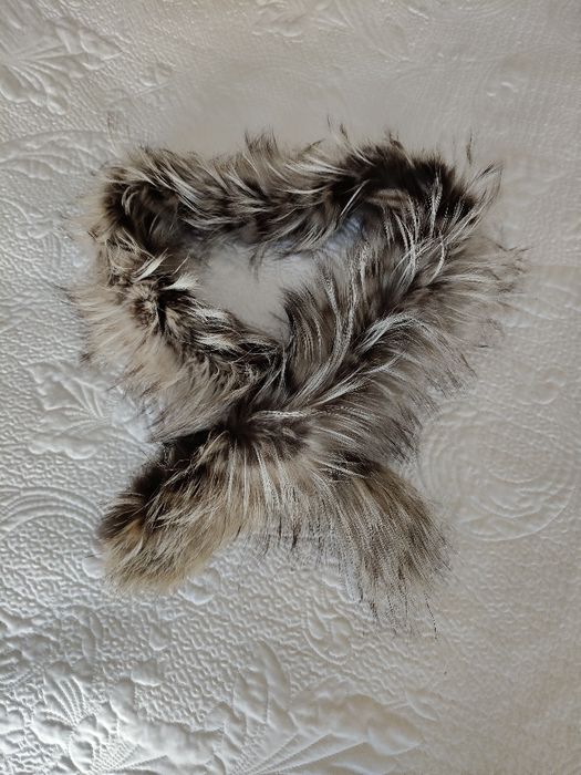 Dwie skórki z jenota do obszycia kaptura/kołnierza