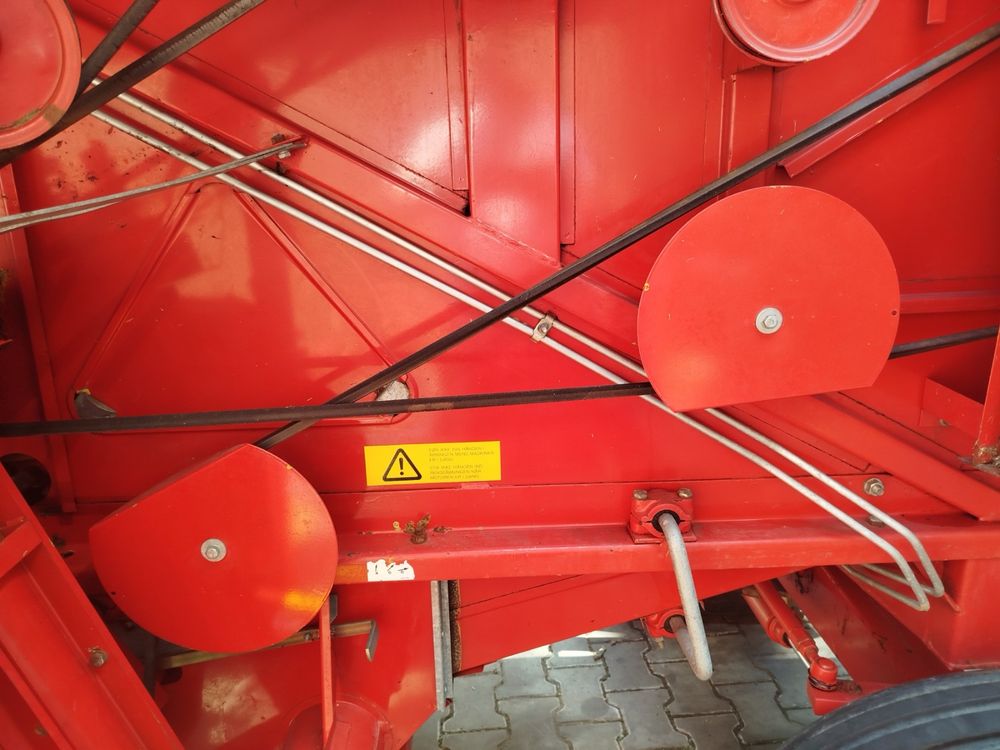 Комбайн зернозбиральний Massey Ferguson 16. Майсей Фергусон 16
