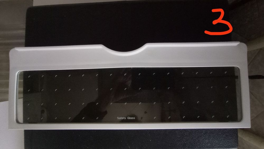 Полки  на холодильник ".SAMSUNG RL 28 DATS.."