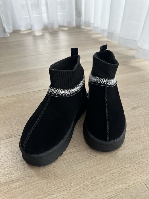 Чоботи у стилі UGG