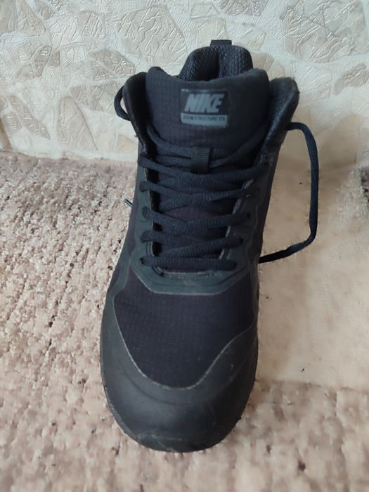 Продам зимние ботинки на подростка