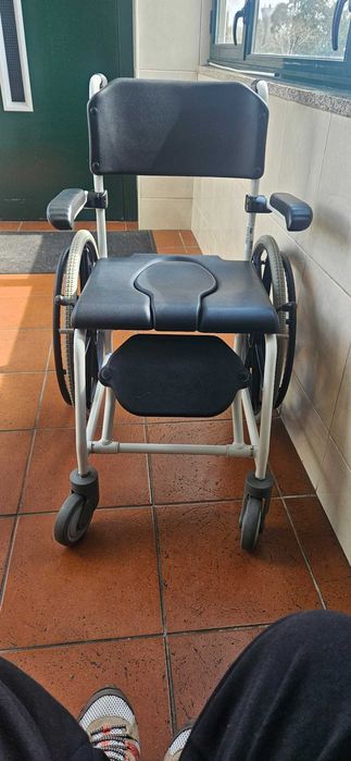 Cadeira de banho Invacare Cascade H253 NOVA