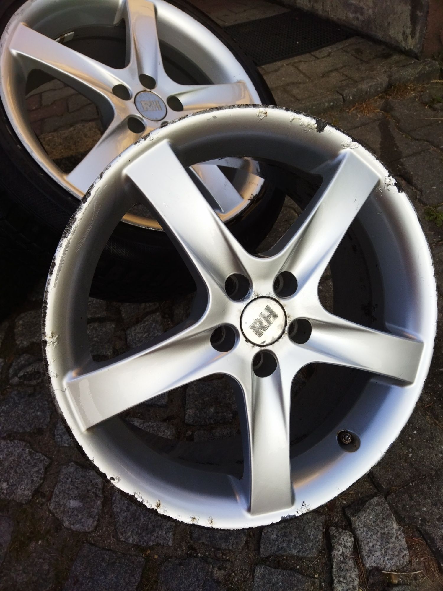 Zamiana Felgi aluminiowe RH 8j18 5x108 et35 do renowacji Ford, Volvo,