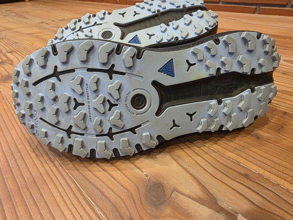 Бігові кросівки Brooks Caldera 6