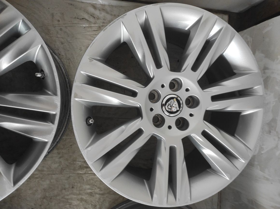 325 Felgi aluminiowe ORYGINAŁ JAGUAR R 18 5x108 otwór 63,3 czujniki