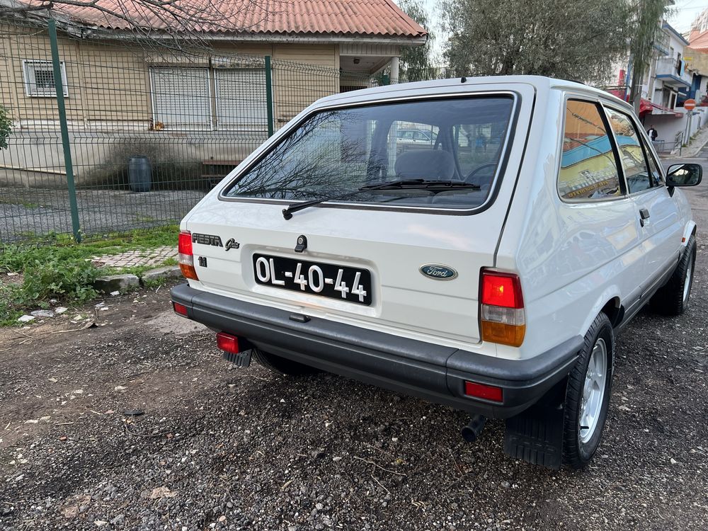 Ford fiesta ghia sem garantia