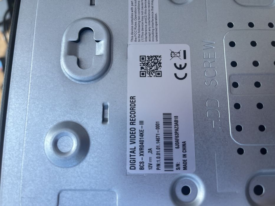 Zestaw kamer(4),rejestrator i switch
