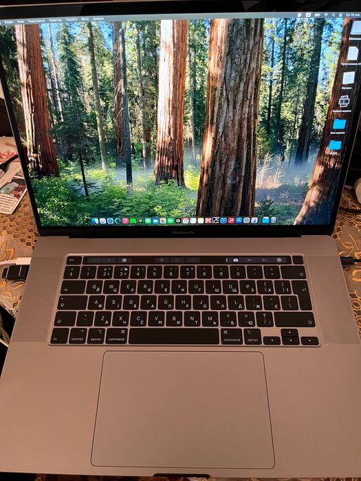 MacBook Pro (16 дюймів, 2019 р.)