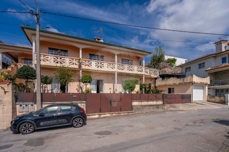 MORADIA T3 EM ARNOSO, V N Famalicão