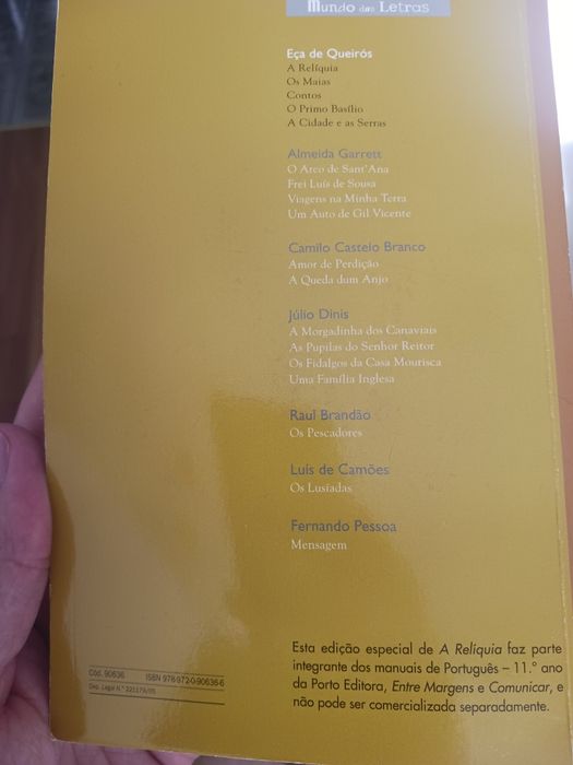 2 livros,  A Relíquia e Manual de Finanças pessoais