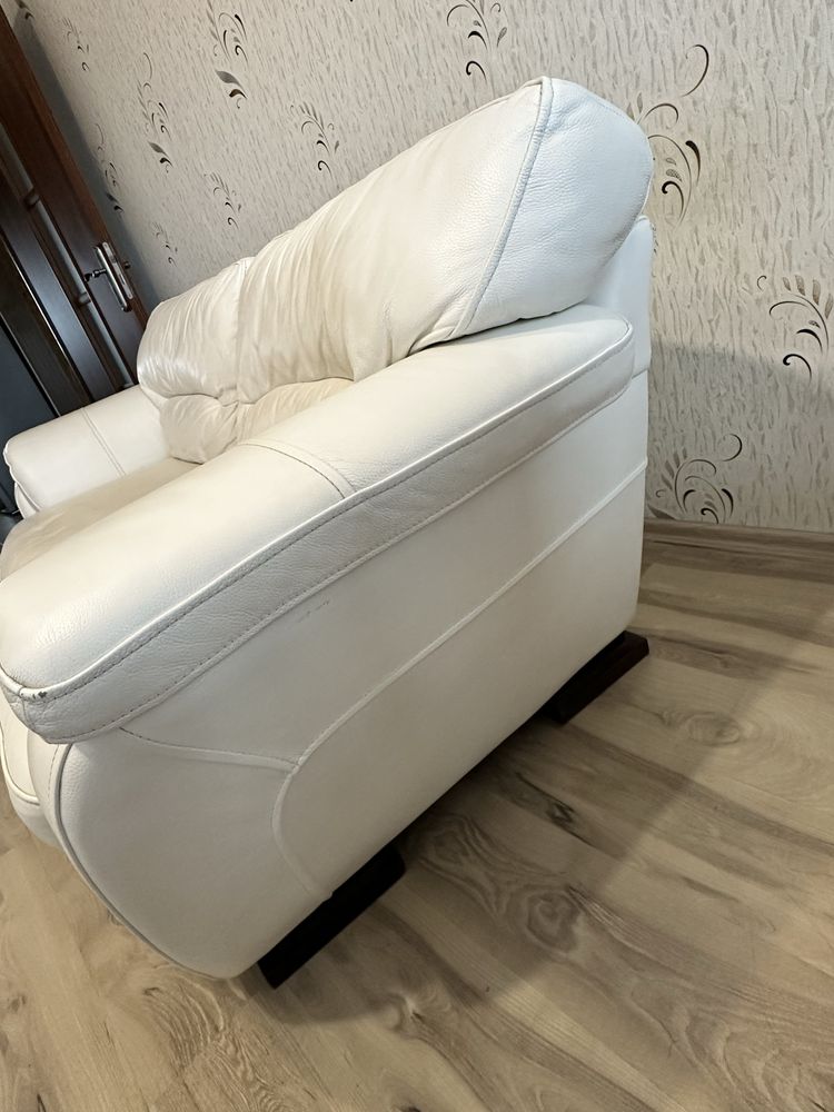 Sofa skórzana biala