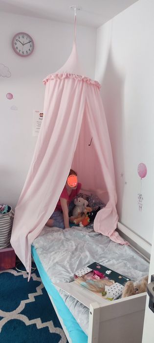 Baldachim nad łóżko dziecięce