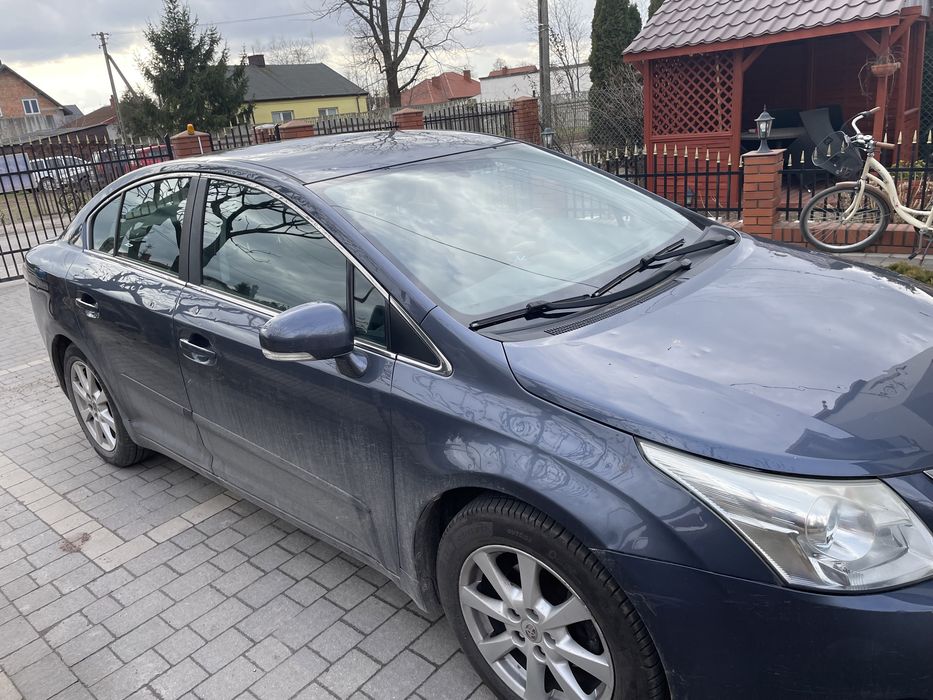 Toyota avensis navi kam. Mały przebieg