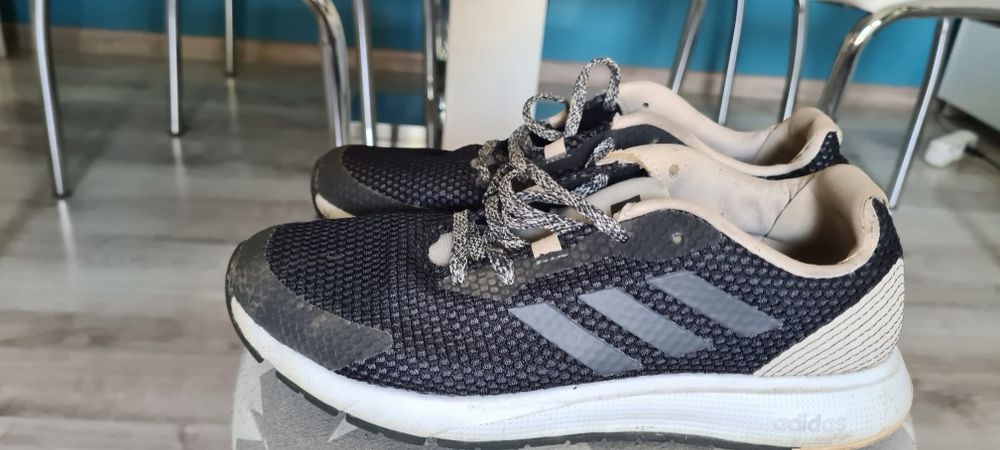 Buty sportowe firmy Adidas
