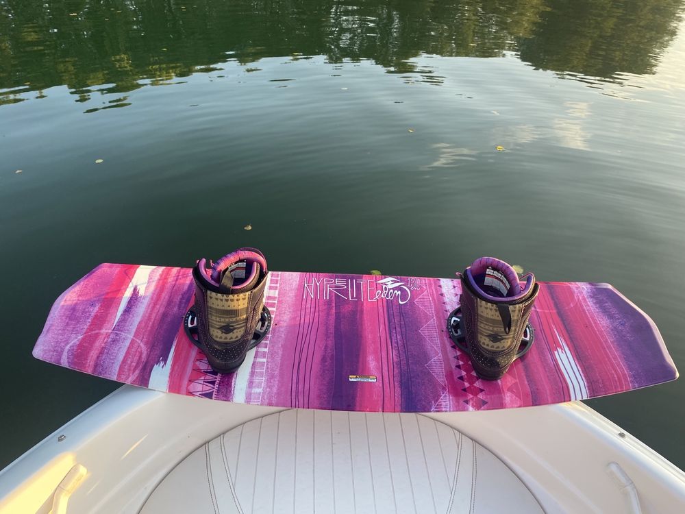 Deska wake Hyperlite Eden z wiązaniami Hyperlite Jinx