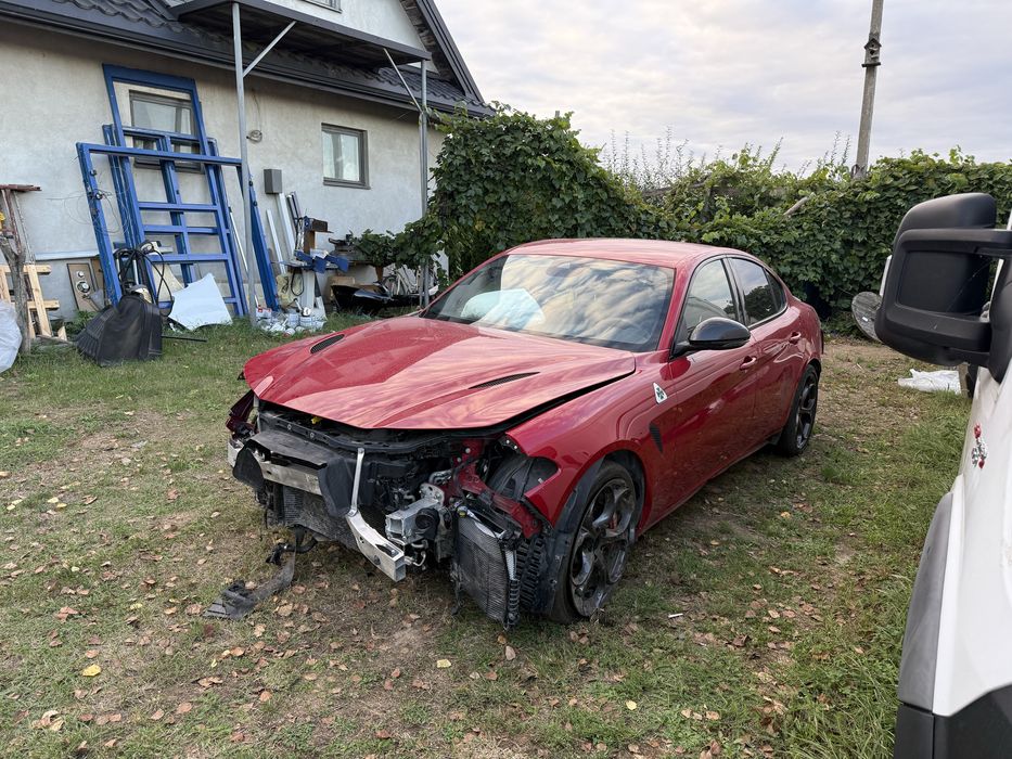Maska Alfa Romeo giulia quadrifolgio 2.9 carbon