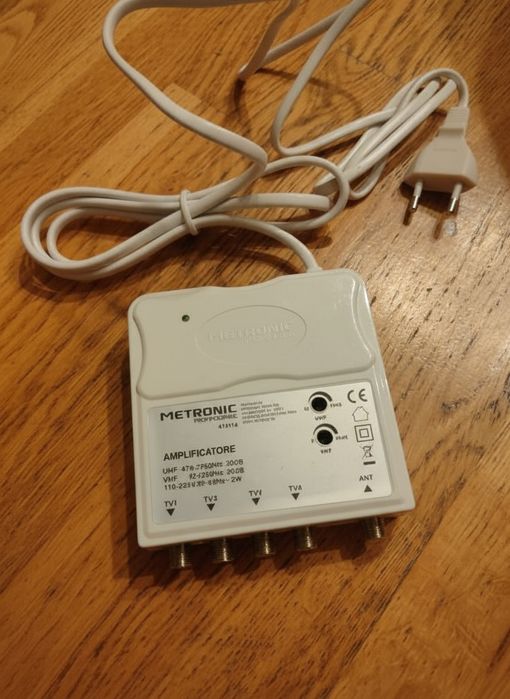 Wzmacniacz antenowy METRONIC