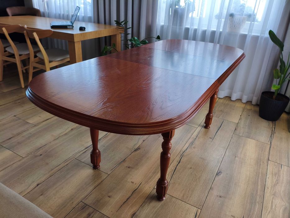 Stół z 6 krzesłami