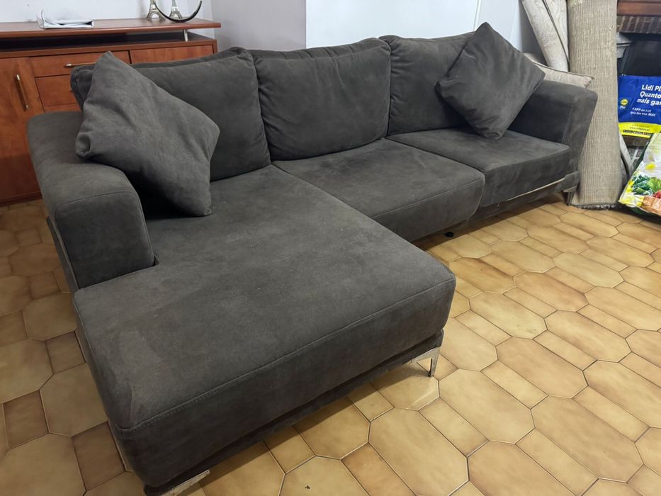 Sofá chaise longue aveludado