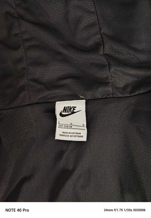 Kurtka Nike wiatrówka( przeciwdeszczowa) 147-158