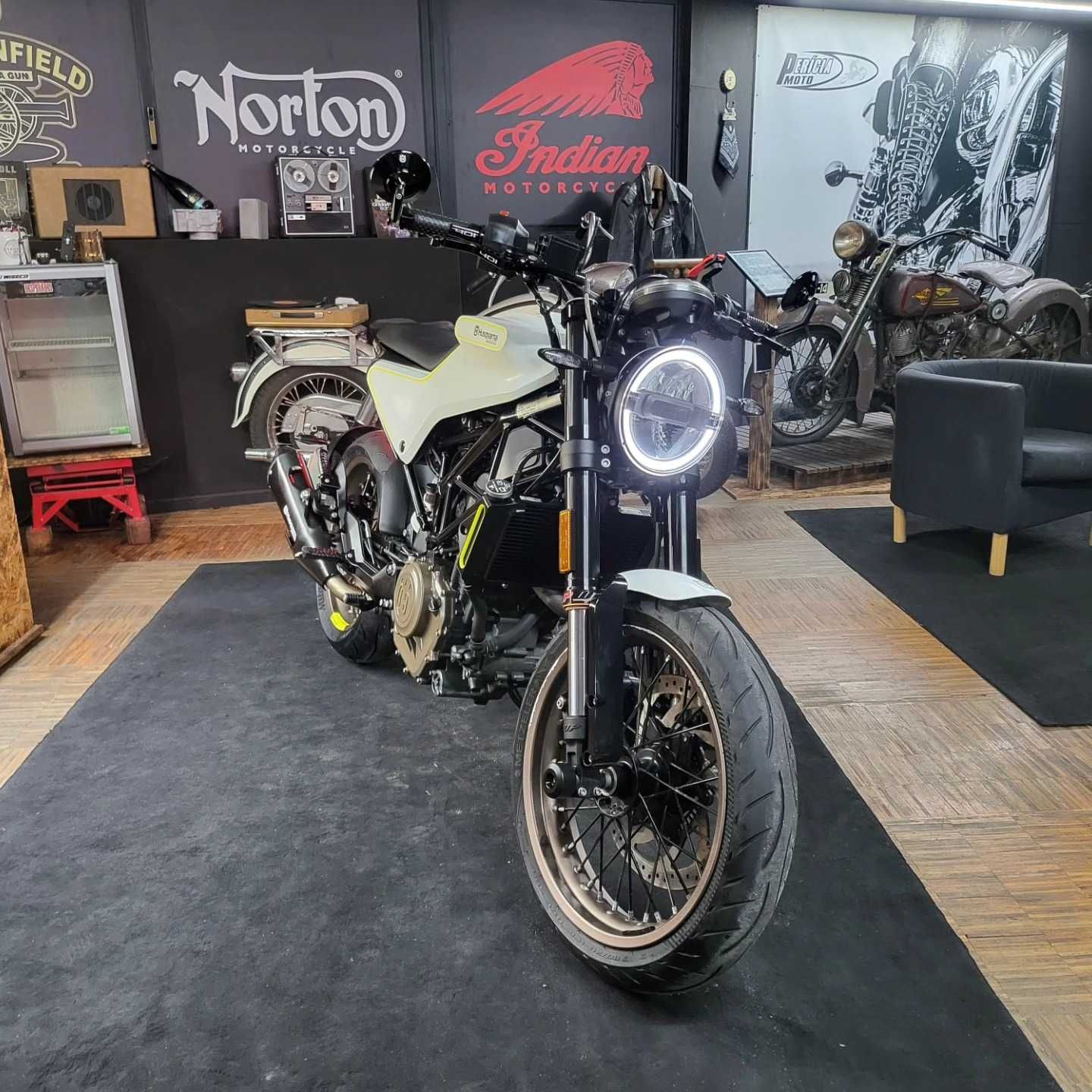Husqvarna Vitpilen 401