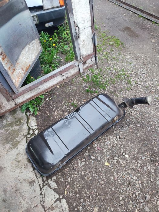 Бензобак, повітряний фільтр та педалі. Розборка ЗАЗ-968 (запорожець).