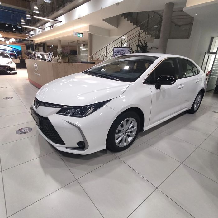 Toyota Corolla 1.8 Hybryda 140KM - NOWY - od ręki