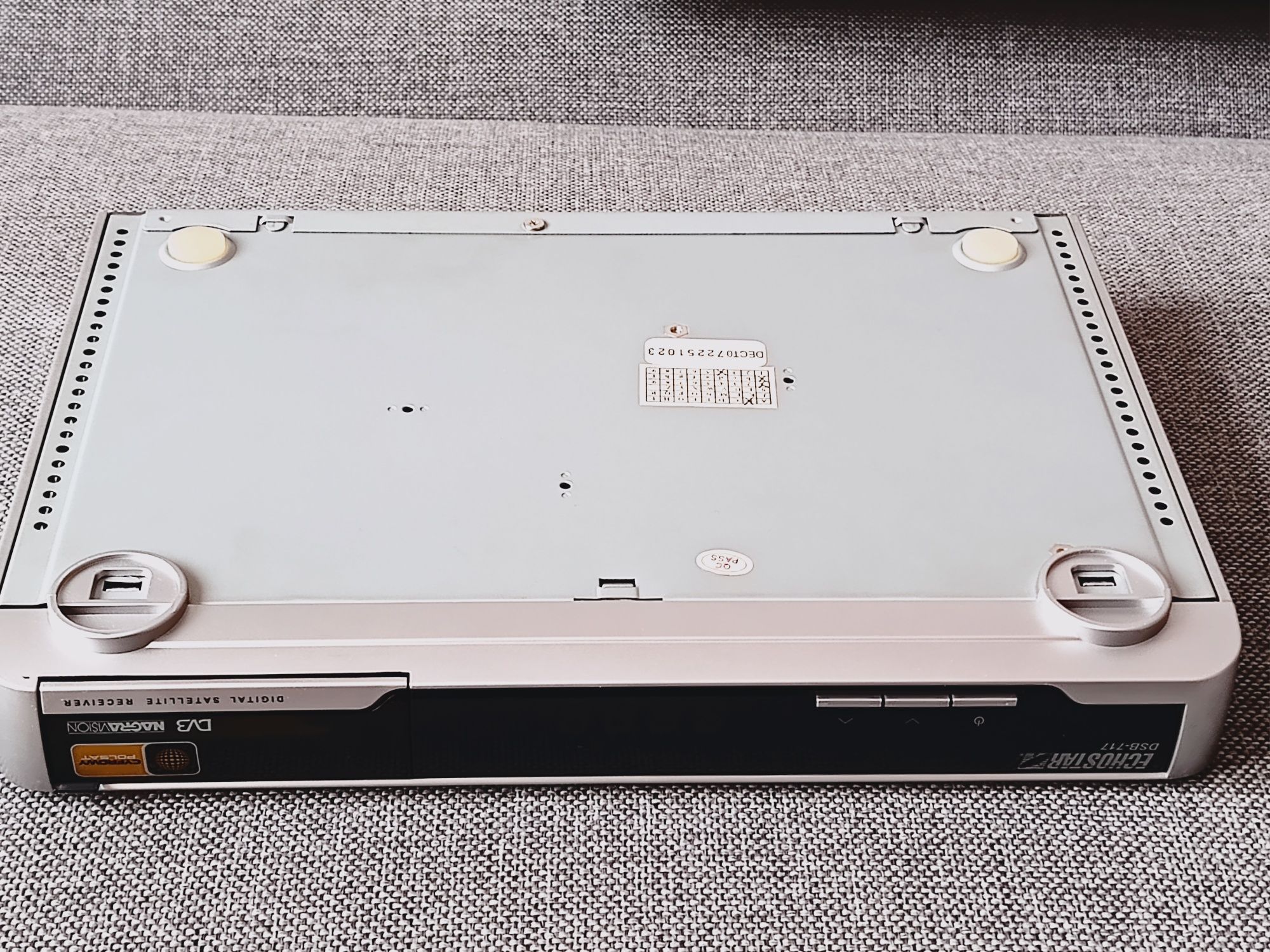 Dekoder cyfrowy satelitarny z pilotem i kablem USB