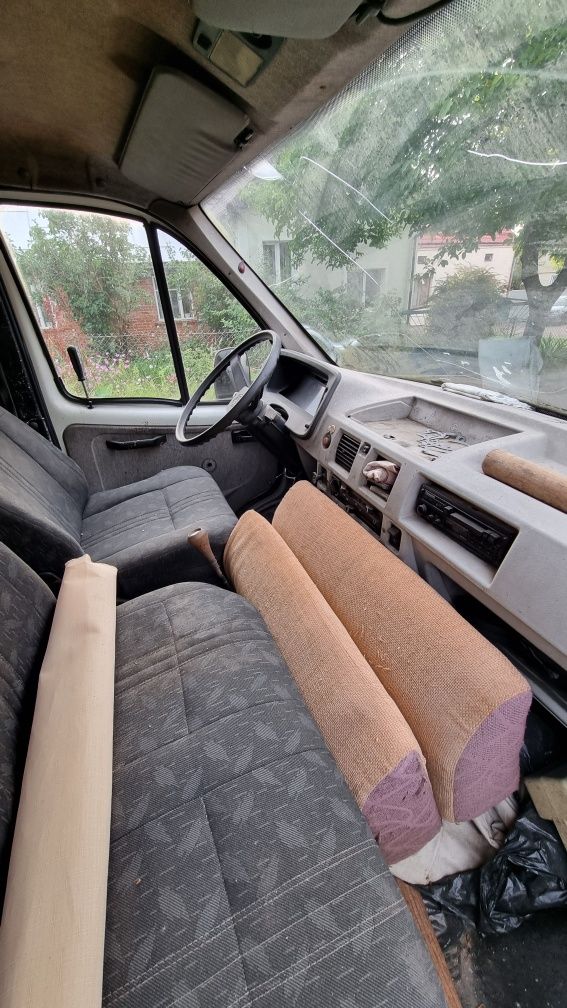 Автомобіль ГАЗ 32212