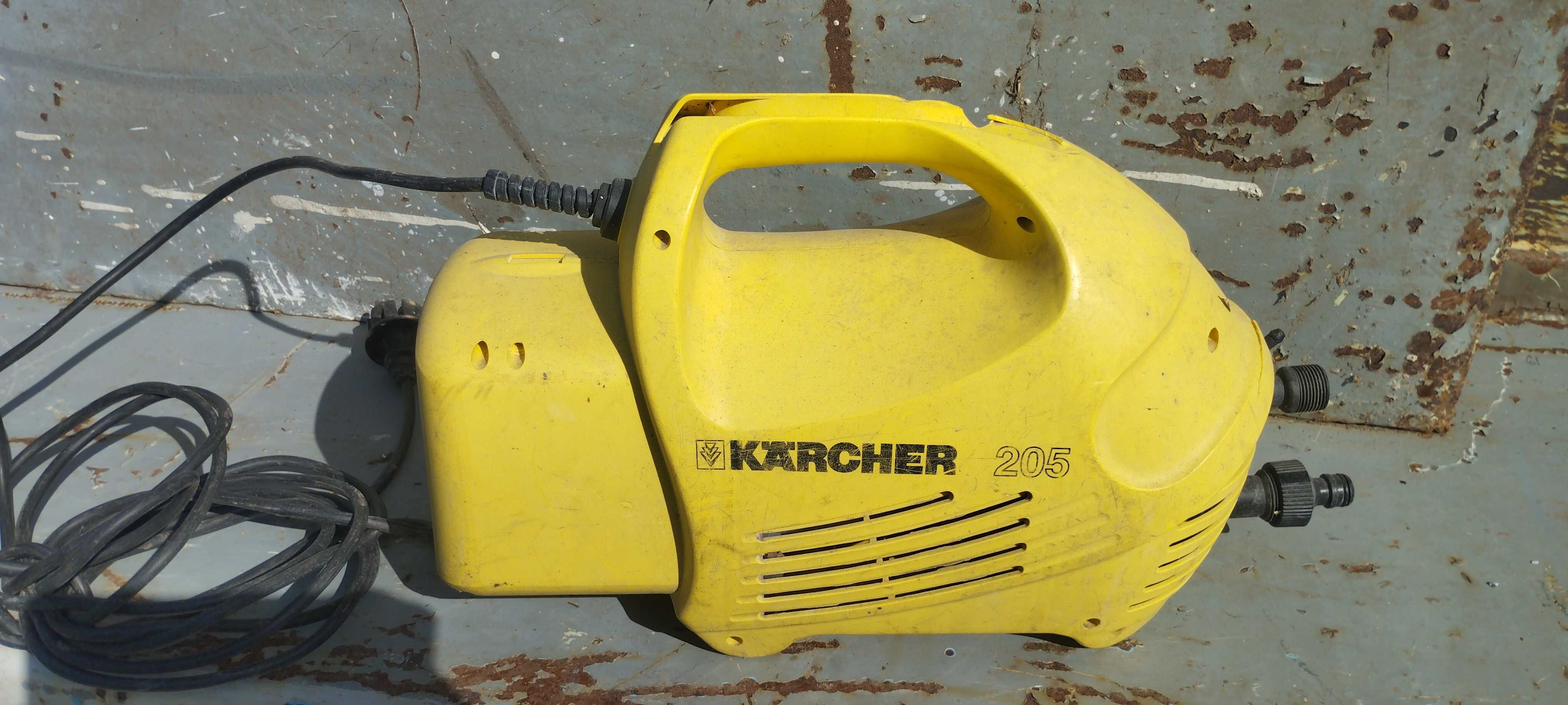 Мийка високого тиску Karcher 205 240
