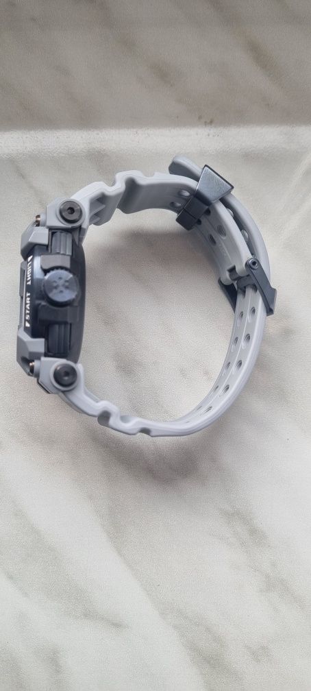 Casio GWF-A1000RN-8AER