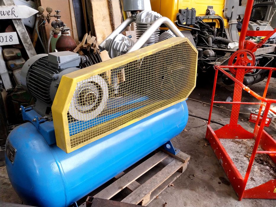 Kompresor tłokowy WAN 400L