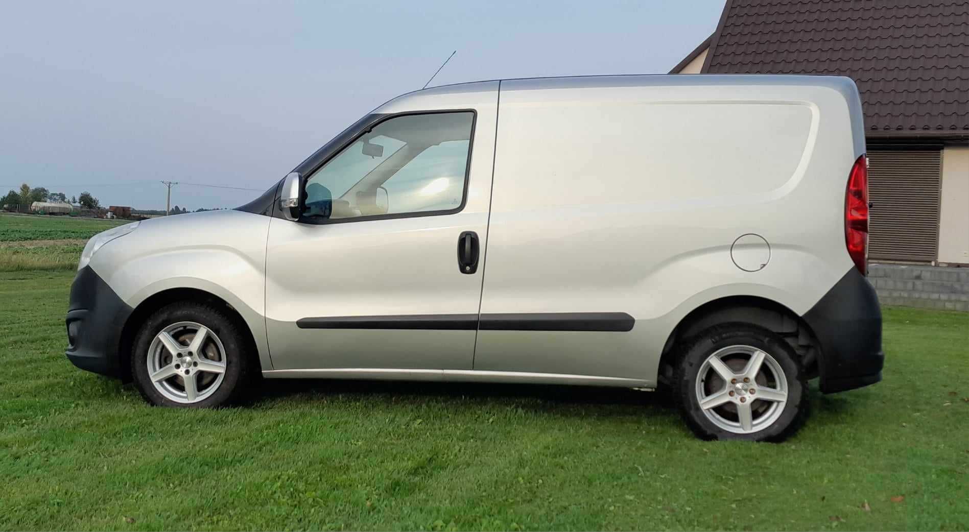 Opel combo van ,dostawczy,2012R, 1,3cdti--zarejestrowany-