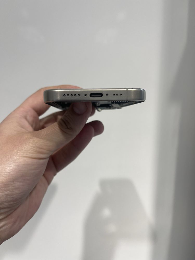 Оригінальний корпус для iPhone 15 Pro Natural Titanium