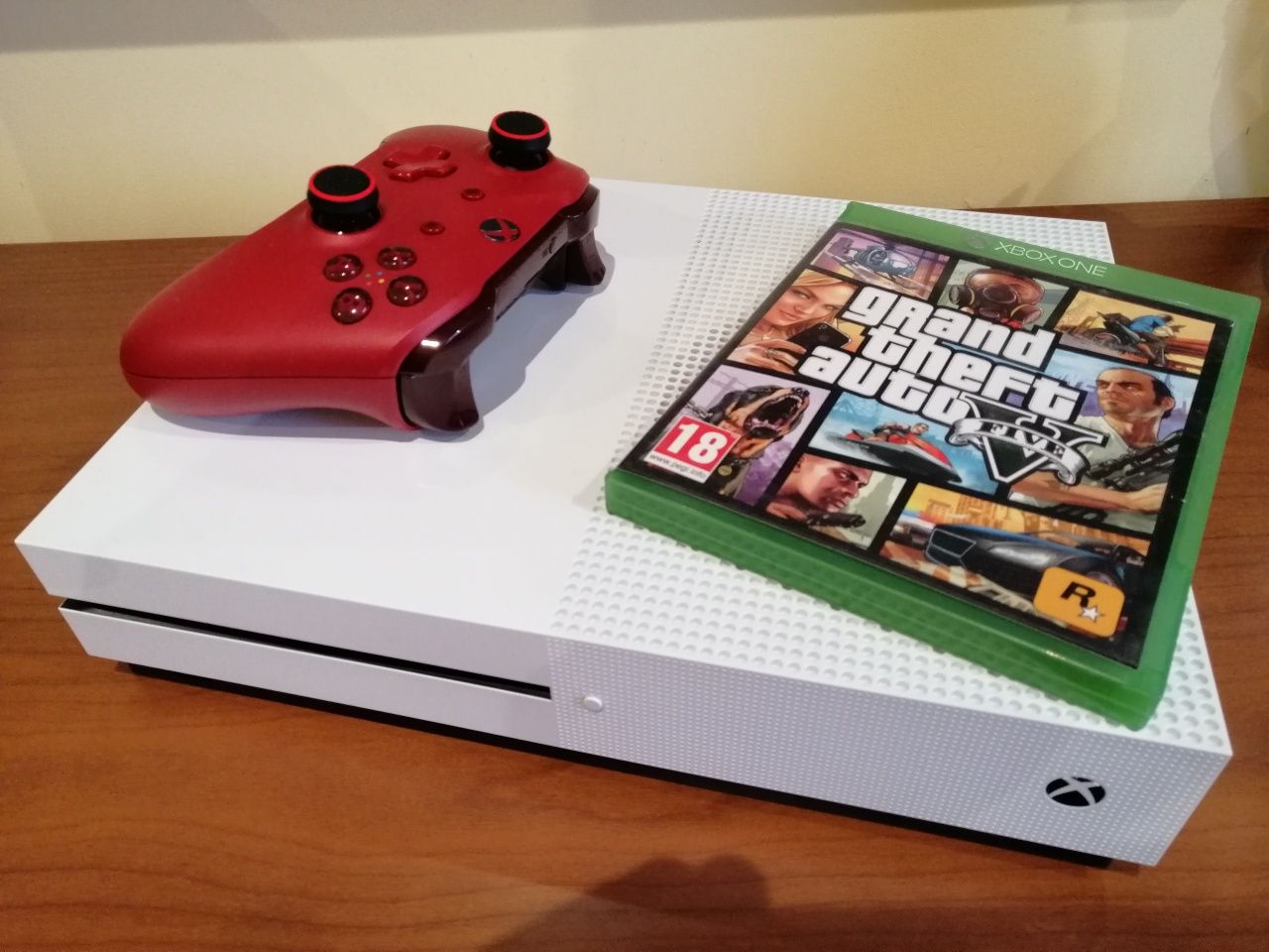 Xbox one s + Gta5