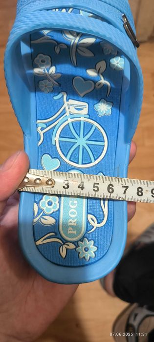 Продам женские сланцы