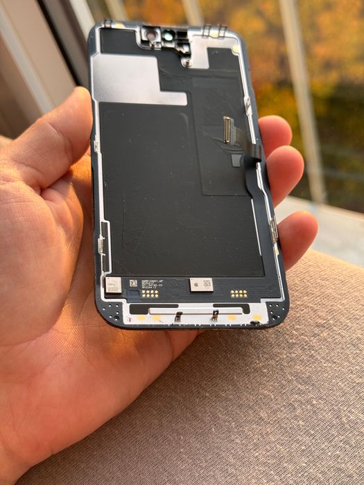 Uszkodzony ekran iphone 14 pro