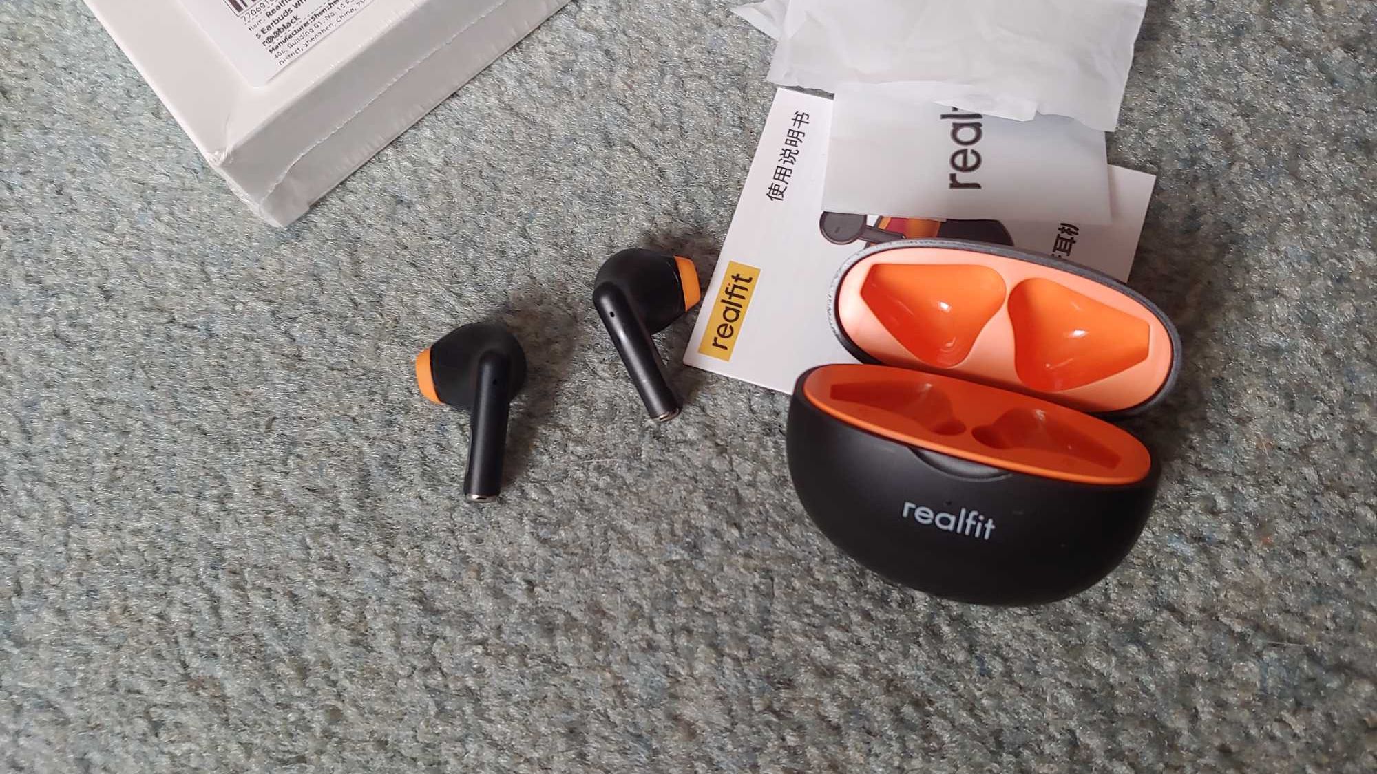 Наушники REALFIT F2 Bluetooth 5.3 вкладыши Шикарный звук Сенсор новые